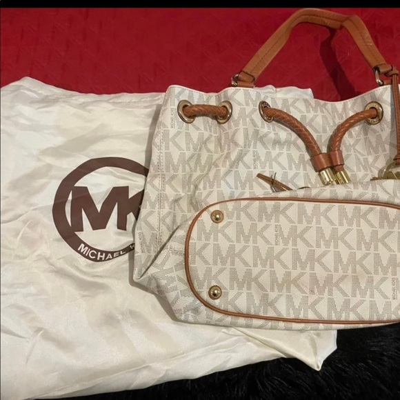 Michael Kors Purse - Picture 2 of 7